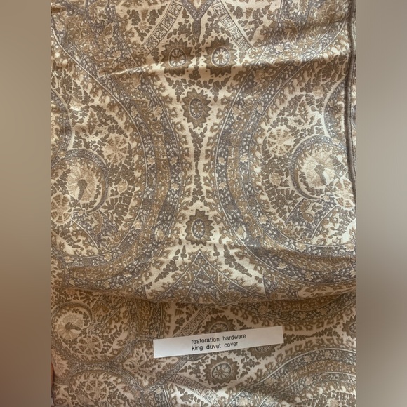 Restoration hardware king duvet and 2 king size pillowcases - Picture 3 of 3
